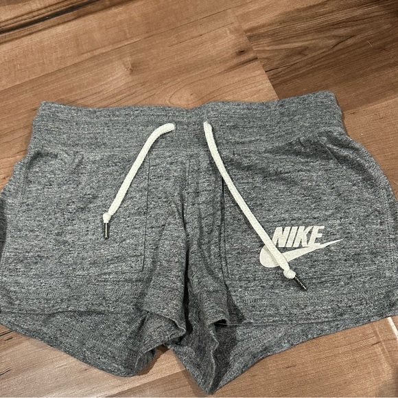 Are Nike drawstring sweat shorts - Picture 1 of 7